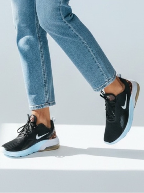 Nike Shoes - Nike Black, White & Leopard 🐆 Accent Heels -Running Shoes